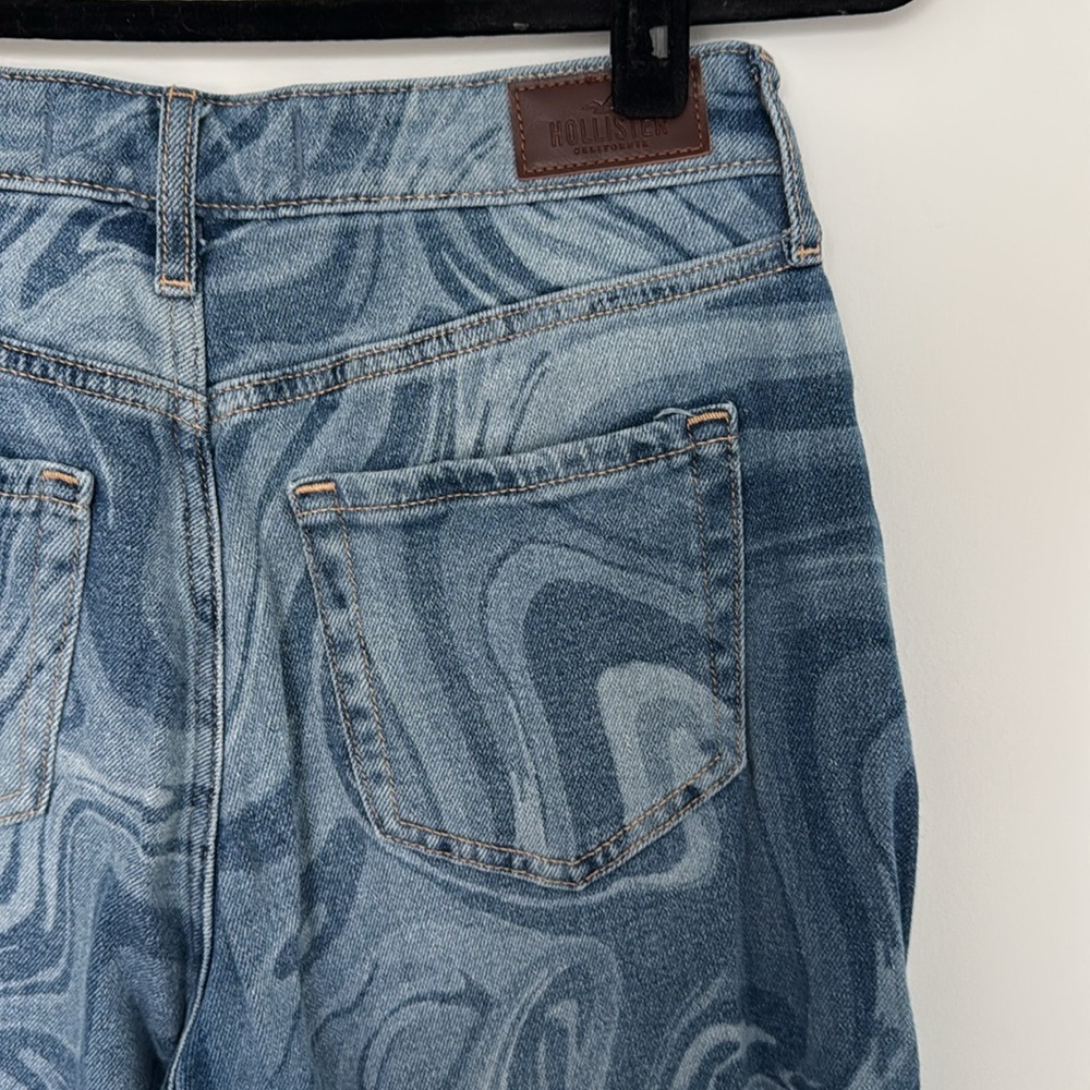 Hollister Curvy High Rise Mom Jean, Swirl Pattern - Size 27 - Picture 6 of 6